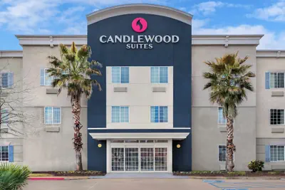 Photo 2 - Candlewood Suites Alexandria by IHG