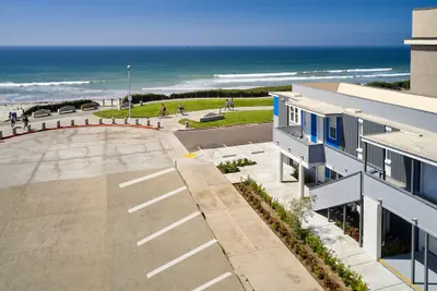 Photo 2 - Pacific View Inn