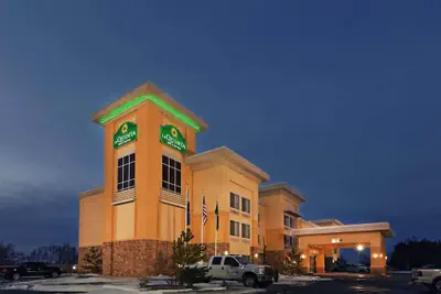 Photo 2 - La Quinta Inn & Suites by Wyndham Elk City