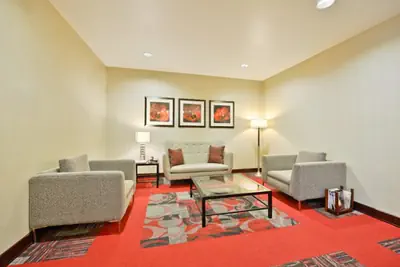 Photo 4 - Holiday Inn Express & Suites Utica by IHG