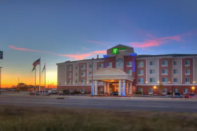 Photo 2 - Holiday Inn Express Hotel & Suites Elk City by IHG