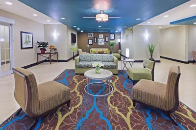 Photo 3 - La Quinta Inn & Suites by Wyndham Floresville