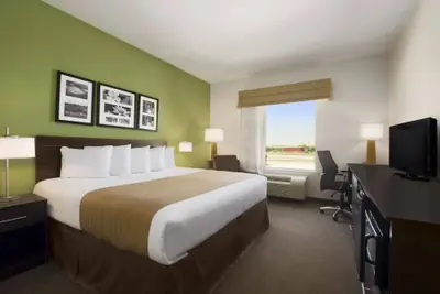 Photo 5 - PetroStay Inn & Suites Cotulla