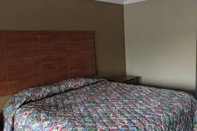 Photo 3 - Budget Motor Lodge