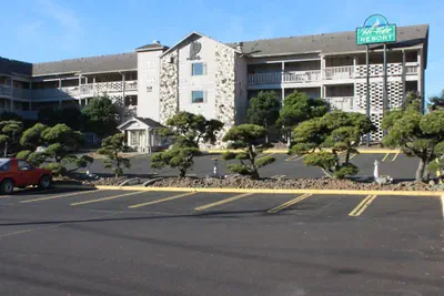 Photo 2 - Hi-Tide Oceanfront Inn