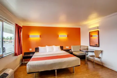 Photo 5 - Motel 6 Manteca, CA