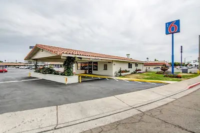 Photo 2 - Motel 6 Manteca, CA