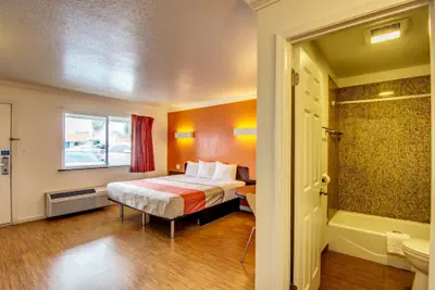 Photo 4 - Motel 6 Manteca, CA