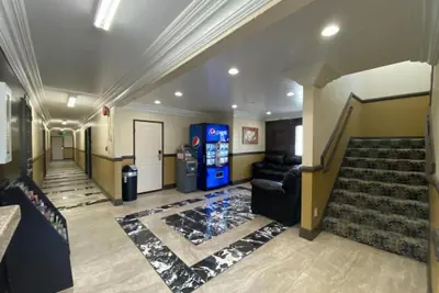 Photo 2 - Patio Motel