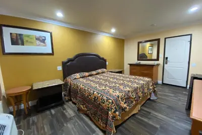 Photo 5 - Patio Motel
