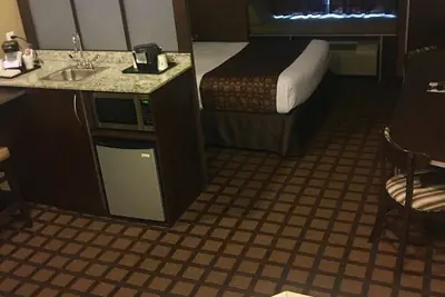 Photo 4 - Microtel Inn & Suites by Wyndham Minot