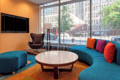 Photo 4 - Fairfield Inn & Suites Chicago Downtown/River North