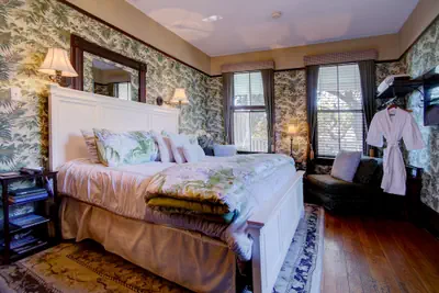 Photo 2 - Azalea Inn and Villas