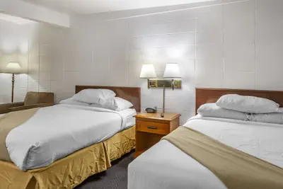 Photo 2 - Budget Inn Boise