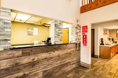 Photo 4 - Econo Lodge Watertown