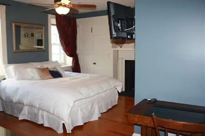 Photo 4 - Stocks Manor Bed and Breakfast