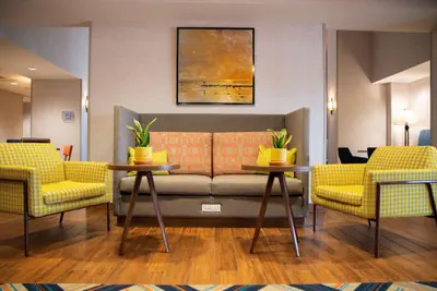 Photo 4 - Hampton Inn & Suites Jacksonville
