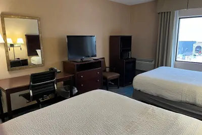 Photo 4 - Days Inn by Wyndham Duluth Lakewalk