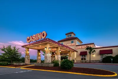 Photo 2 - Lakeside Hotel Casino, a Travelodge by Wyndham