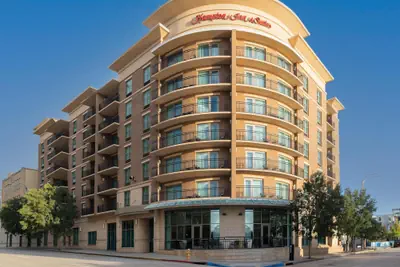Photo 2 - Hampton Inn & Suites Baton Rouge Downtown