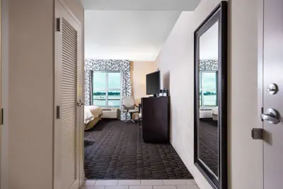 Photo 3 - Hampton Inn & Suites Baton Rouge Downtown