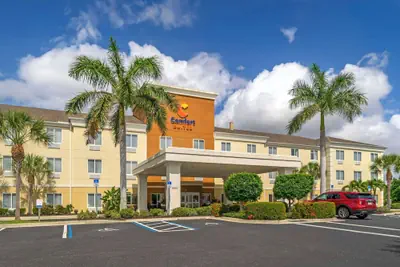 Photo 2 - Comfort Suites Sarasota - Siesta Key