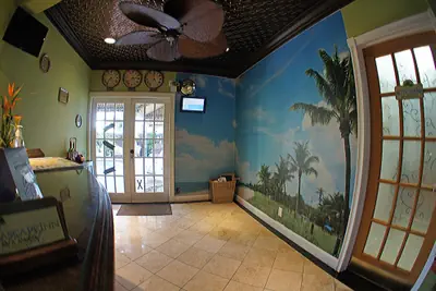 Photo 3 - Seascape Tropical Inn - Adult Exclusive