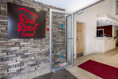 Photo 4 - Red Roof Inn Clifton Park