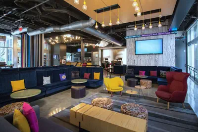 Photo 4 - Aloft by Marriott Miami Doral