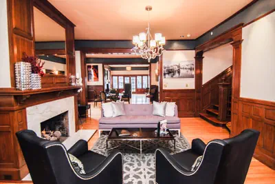 Photo 2 - Blackwell Hotel
