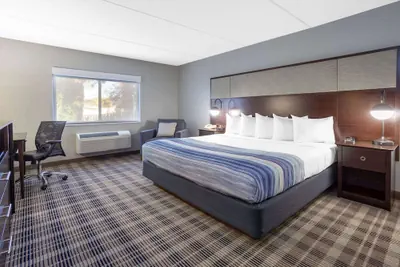Photo 4 - AmericInn by Wyndham Madison South