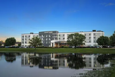 Photo 2 - Courtyard by Marriott Evansville East