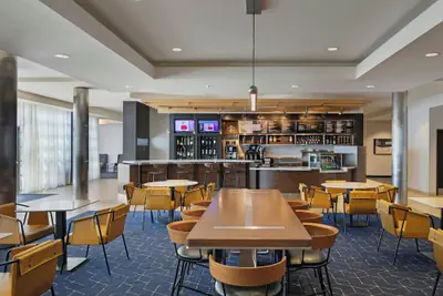 Photo 5 - Courtyard by Marriott Long Beach Airport
