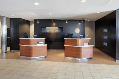 Photo 4 - Courtyard by Marriott Long Beach Airport