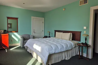 Photo 5 - Bertram Inn at Glenmoor