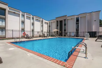 Photo 2 - Comfort Inn Kings Mountain
