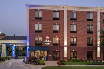Photo 2 - Best Western Plus College Park Hotel