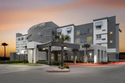 Photo 2 - Courtyard by Marriott Galveston Island