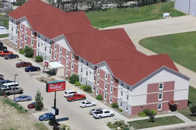 Photo 2 - Red Roof Inn & Suites Dickinson