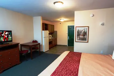 Photo 5 - Red Roof Inn & Suites Dickinson