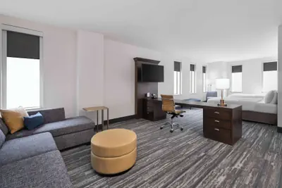 Photo 3 - Hampton Inn & Suites Denver Downtown-Convention Center