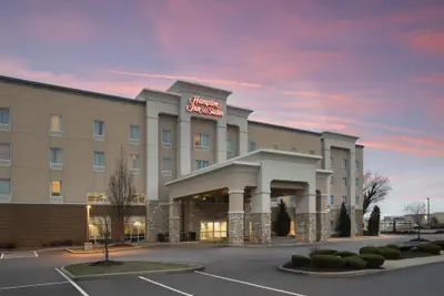 Photo 2 - Hampton Inn & Suites Rochester/Henrietta