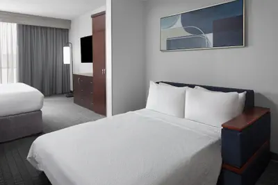 Photo 5 - Courtyard by Marriott Cleveland University Circle
