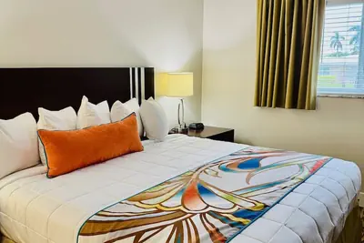 Photo 3 - Surfsider Resort