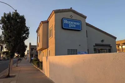Photo 2 - Rodeway Inn South Gate - Los Angeles South