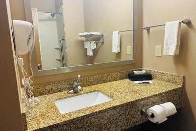 Photo 4 - Executive Inn and Suites