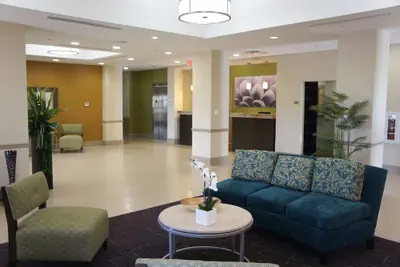 Photo 2 - La Quinta Inn & Suites by Wyndham Gonzales LA
