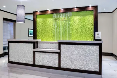 Photo 4 - Hilton Garden Inn Victoria