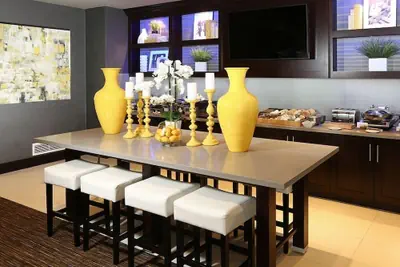 Photo 3 - Holiday Inn Hotel & Suites East Peoria by IHG