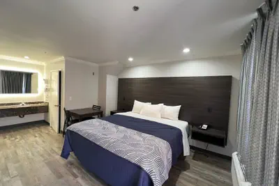 Photo 3 - Cloud 9 Inn LAX